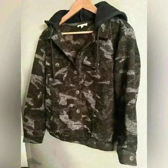 Mystree Shacket with hoodie -Raw Hem- Size S - Picture 1 of 9